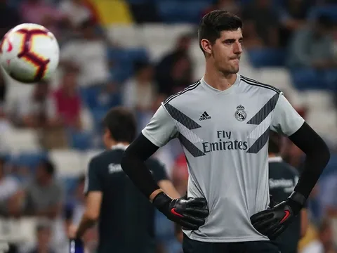 Bị đày trên ghế dự bị, Thibaut Courtois khó chịu ra mặt