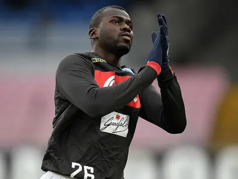 Bị đối xử phân biệt chủng tộc, mục tiêu Man United đáp trả "cực chất"