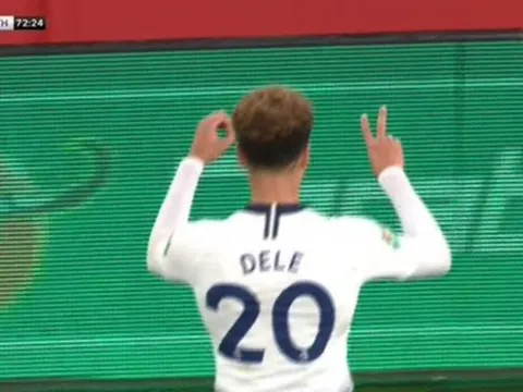 Bị fan Arsenal ném thẳng chai nước vào đầu, Dele Alli có phản ứng cực kì đẳng cấp