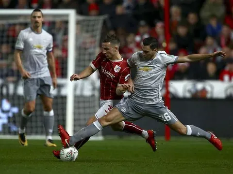 Bị loại, CĐV Man Utd đồng loạt trút giận lên 2 cái tên