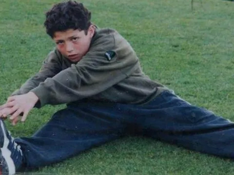 Bí mật cuộc đời Cristiano Ronaldo (p.1): Tuổi thơ dữ dội & khốn khó