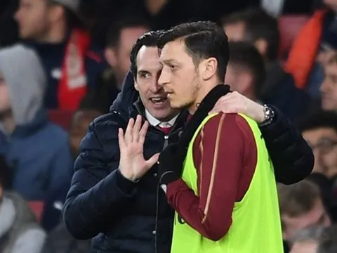 Bị nghi "trù ếm" Ozil, Emery có câu trả lời "đanh thép"