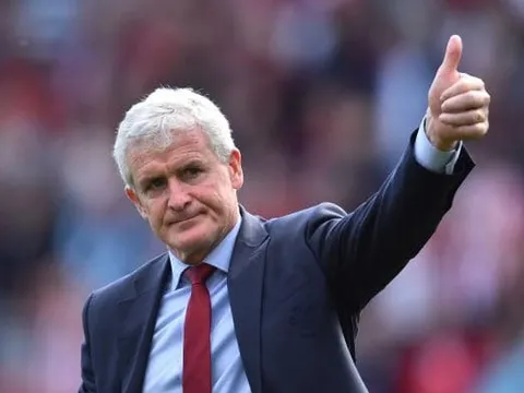 Bị sa thải, Mark Hughes đi vào lịch sử Premier League