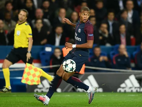 Biến đối thủ thành gã hề, Mbappe nên bị cấm thi đấu!