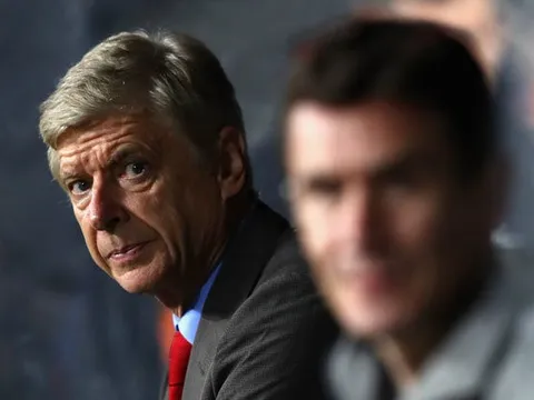 Biến động ở Arsenal: Wenger vẫn vững tay lái