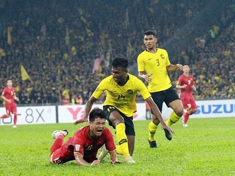 CĐV Việt Nam tung bằng chứng Malaysia đá bạo lực