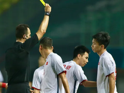 BLV Anh Ngọc khuyên Văn Hậu điều này