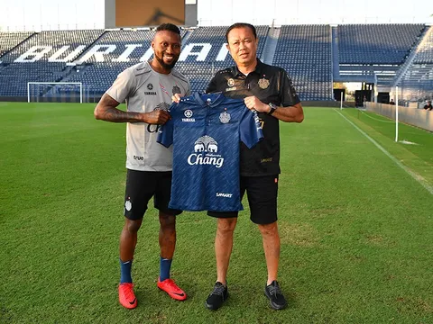 CHÍNH THỨC: Hoàng Vũ Samson gia nhập đại gia Thai-League