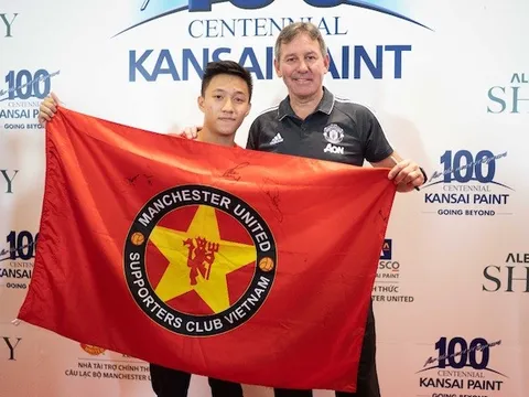 Bryan Robson - huyền thoại MU đến Việt Nam giao lưu khách hàng VIP của Kansai Paint