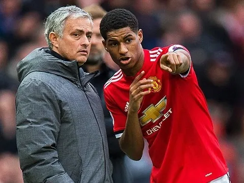 Bực bội vì bị bỏ rơi, Rashford dùng sao Liverpool chỉ trích Mourinho