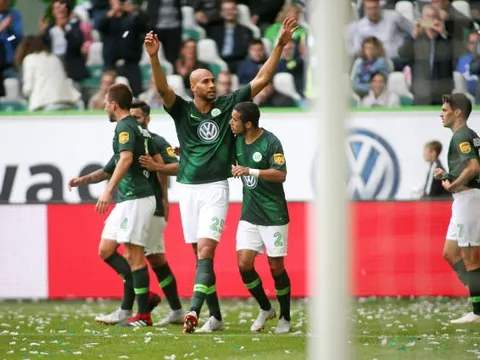 Bundesliga sau 2 vòng: Wolfsburg làm lu mờ Bayern