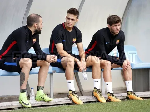 Buổi tập đầu tuần vắng bóng ngôi sao của Barcelona