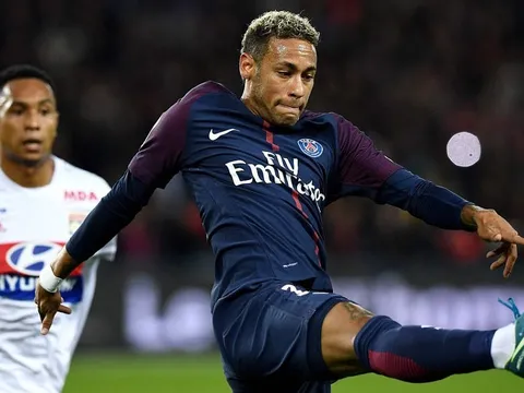 C-M-N im tiếng, PSG vẫn thắng nhờ 2 cầu thủ Lyon