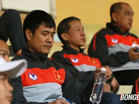 Các HLV "mở lớp, làm bài" trên sân Hàng Đẫy