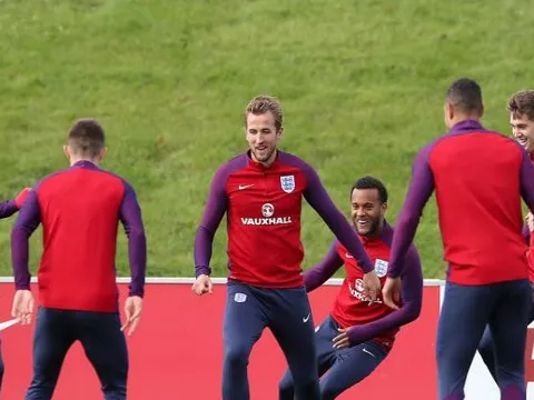Các ngôi sao thành Manchester lần lượt rút lui khỏi tuyển Anh