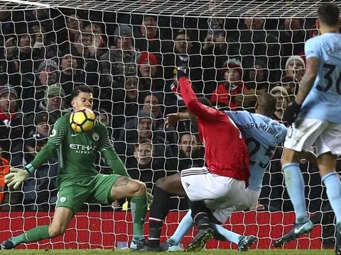 Cận cảnh cú vung chân... đá chức vô địch của Lukaku