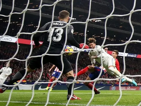 Cận cảnh Sergio Ramos bị đá vỡ mũi, máu tuôn đầm đìa