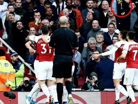 Cảnh sát vào cuộc vụ sao Arsenal bị ném chuối