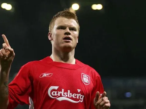 Cánh trái quá yếu, lão tướng Riise sẽ là lời giải cho Liverpool?