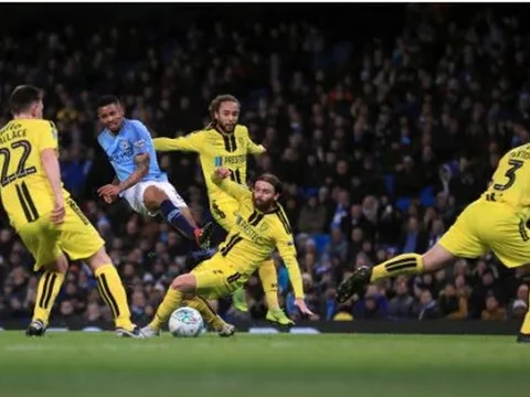 Jesus lập poker, Man City "thổi bay" Burton với cách biệt không tưởng