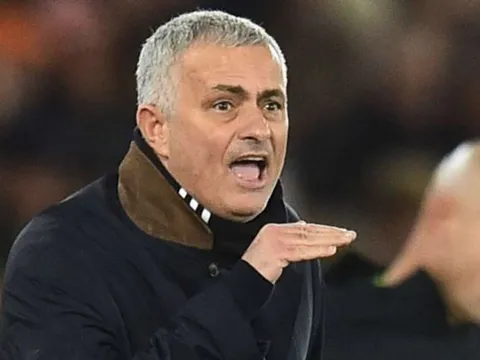 Mourinho: "Man Utd ghi 4 bàn, nhưng lại để hòa 2-2"