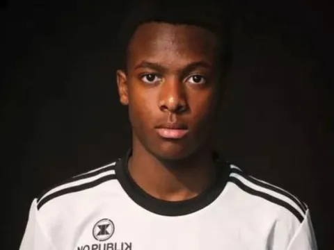 Xong! Man Utd đón 'Leroy Sane mới' vào tháng Giêng