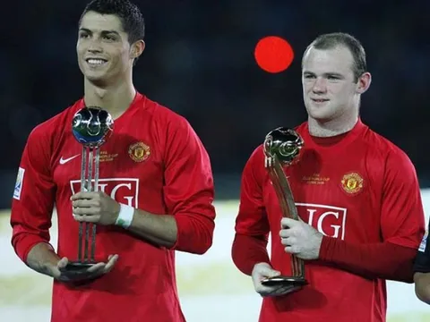 Scholes chọn đội hình 4-4-2 'chuẩn' của M.U: Rooney, Ronaldo bị gạch tên, Brown góp mặt