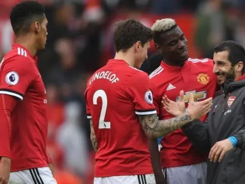 Nói về Smalling và Lindelof, HLV Mourinho vô tình để lộ tương lai Bailly