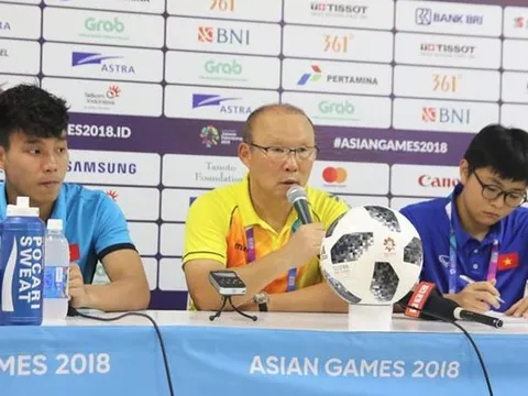 Xuân Trường bị chê, HLV Park Hang-seo phải lên tiếng bênh vực