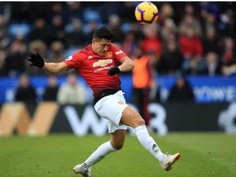 Sanchez chơi tệ thế nào trước Leicester City?
