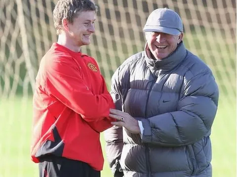 Solskjaer hỏi Sir Alex về vấn đề Mourinho không thể giải quyết được