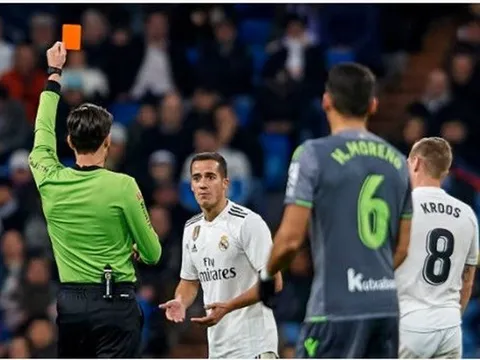 2 bàn thua 1 thẻ đỏ, Real Madrid có trận đấu thảm họa trước "tí hon" Real Sociedad