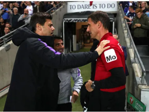 HLV Pochettino thân thiện với "kẻ thù cũ" sau màn đấu trí trên chấm 11m