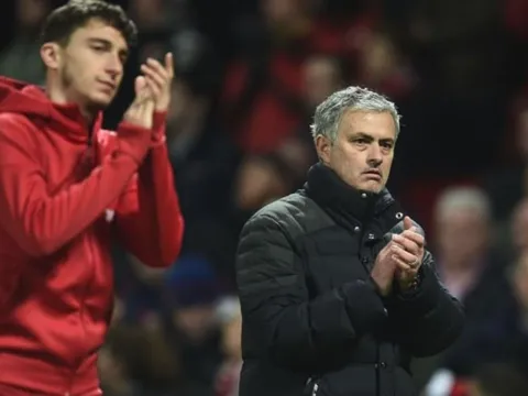 Matteo Darmian đòi ra đi, Mourinho nói gì?