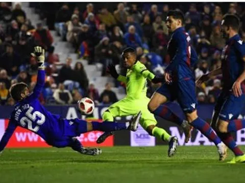 Bỏ lỡ 3 cơ hội mười mươi, Malcom xứng đáng bị trảm ở Barcelona?