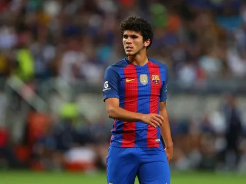 Carles Alena: "Iniesta mới" của Barcelona