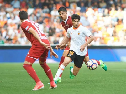 Carlos Soler nói gì khi được Man Utd theo đuổi?