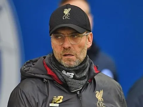 Carragher "không thể tin" Klopp lại loại bỏ 1 cái tên Liverpool