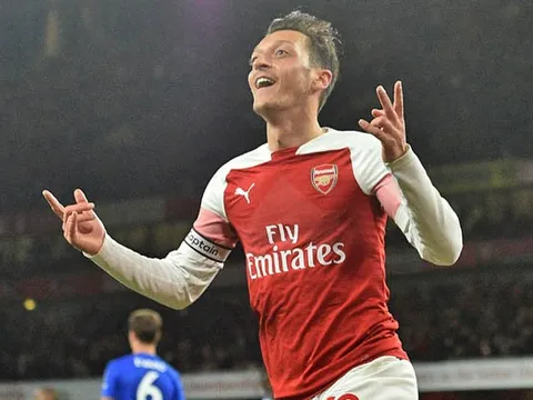 Giới chuyên môn Anh 'phát cuồng' vì siêu phẩm kiến tạo của Ozil