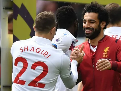 Carragher tiên đoán về tương lai của Shaqiri và Salah tại Liverpool