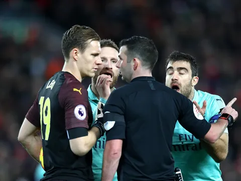 "Cậu ấy chỉ là nạn nhân của một hàng phòng ngự kém cỏi"