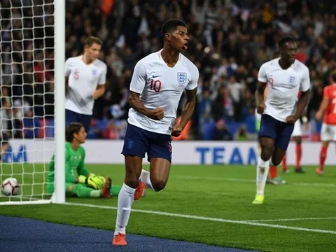 "Cậu ấy phải đá 100 trận trong 12 tháng tới!"