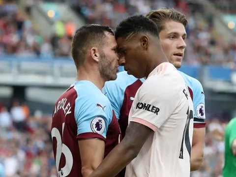 'Cậu ta khiến Rashford bị thẻ đỏ vì muốn trả thù Man Utd'