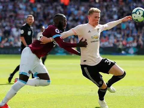 Cầu thủ Man Utd "lúng túng" vì chiến thuật kì quặc của Mourinho