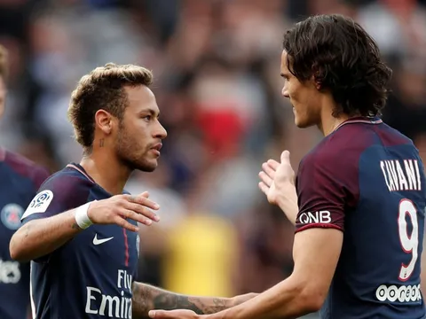 Cavani bị chê 'diễn kịch' quá tệ sau lưng Neymar