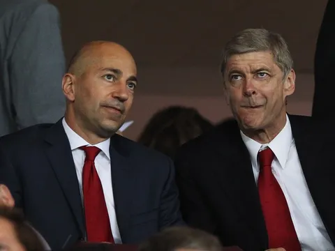 CĐV Arsenal tố CEO Gazidis đến từ một hành tinh khác