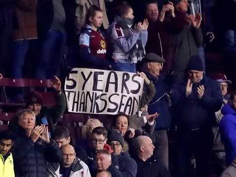 CĐV Burnley "cầu xin" HLV tài năng ở lại CLB