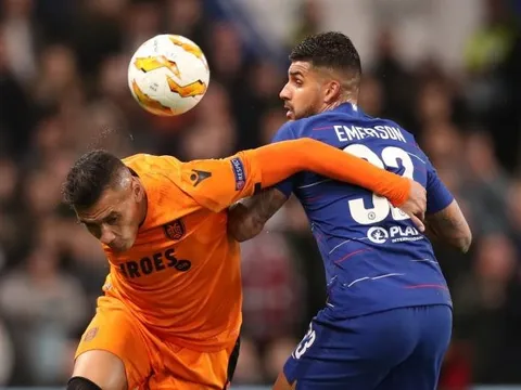 CĐV Chelsea đòi đẩy Alonso lên ghế dự bị vì một cái tên