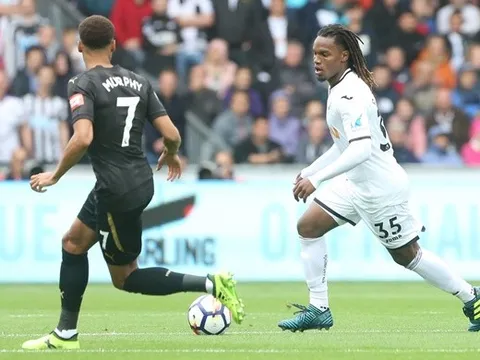 CĐV Chelsea "mừng húm" vì... Renato Sanches