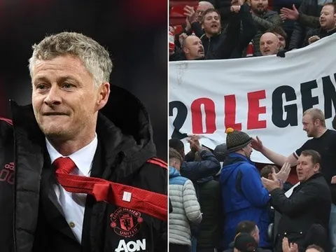 CĐV Man Utd nổi điên với cách đội bóng đối xử với Solskjaer
